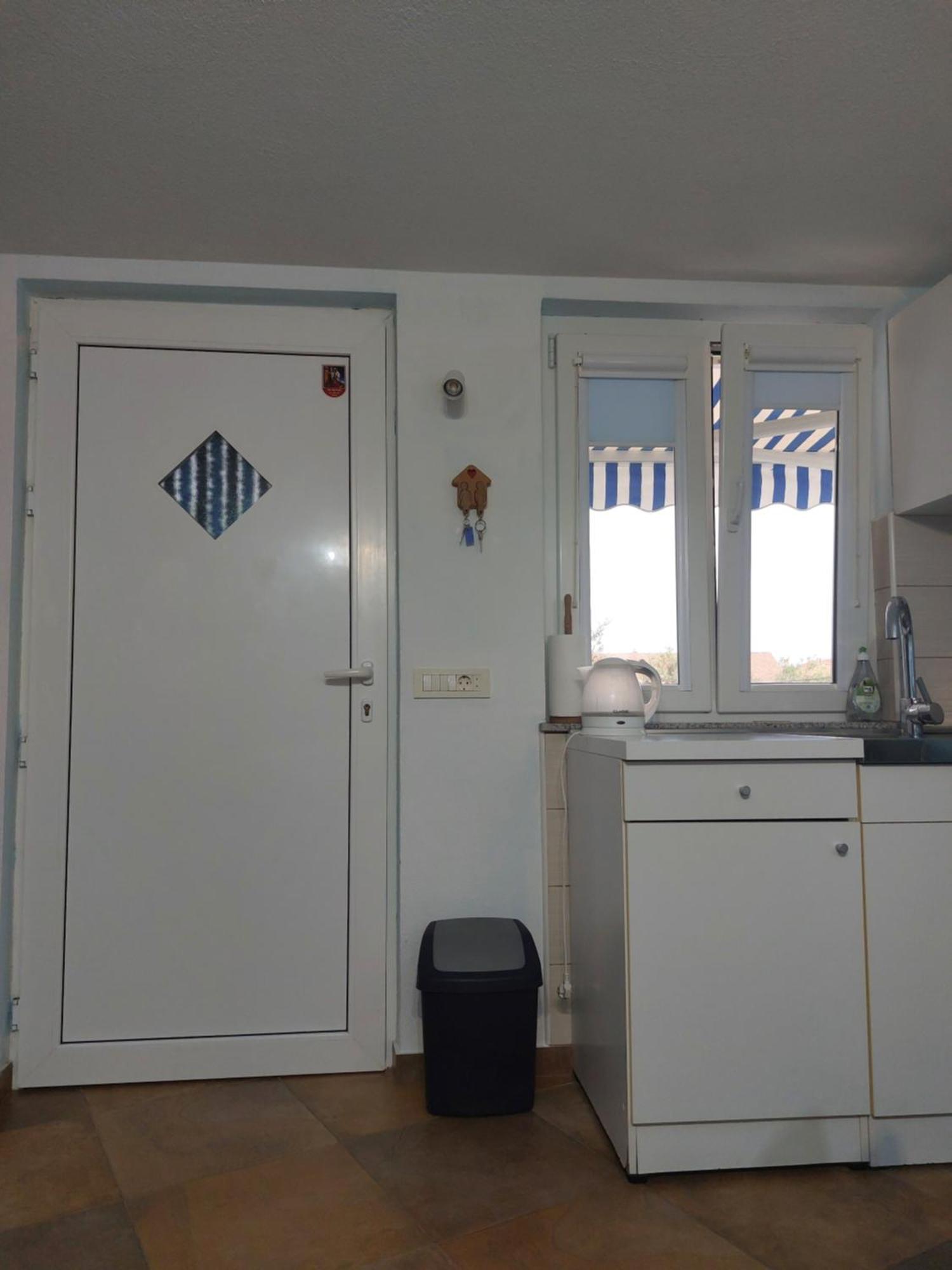 Apartmani Damir Kazija Pakoštane Eksteriør billede